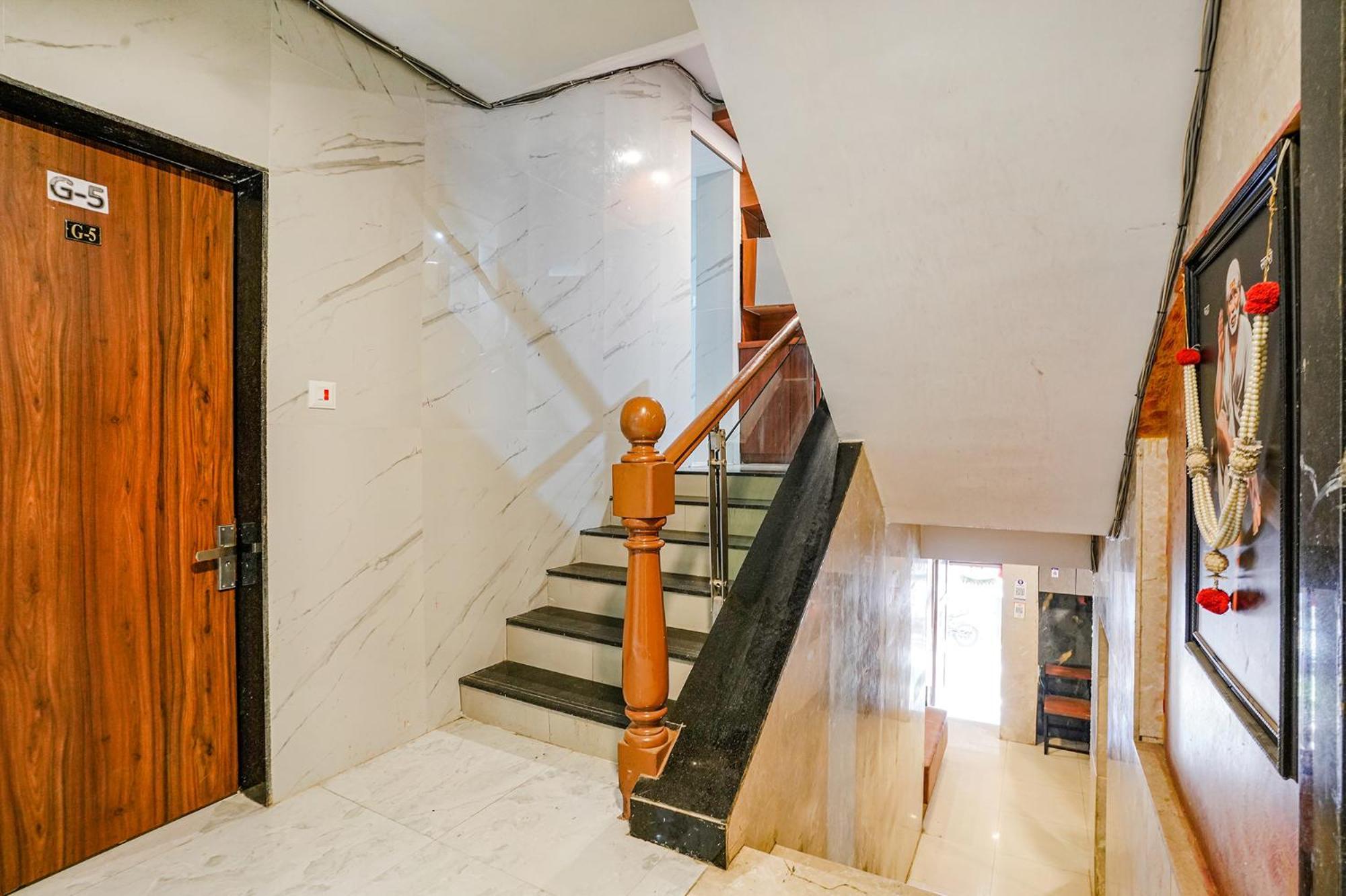 Fabexpress Yatri Inn - Navi Mumbai Turambhe Exterior photo